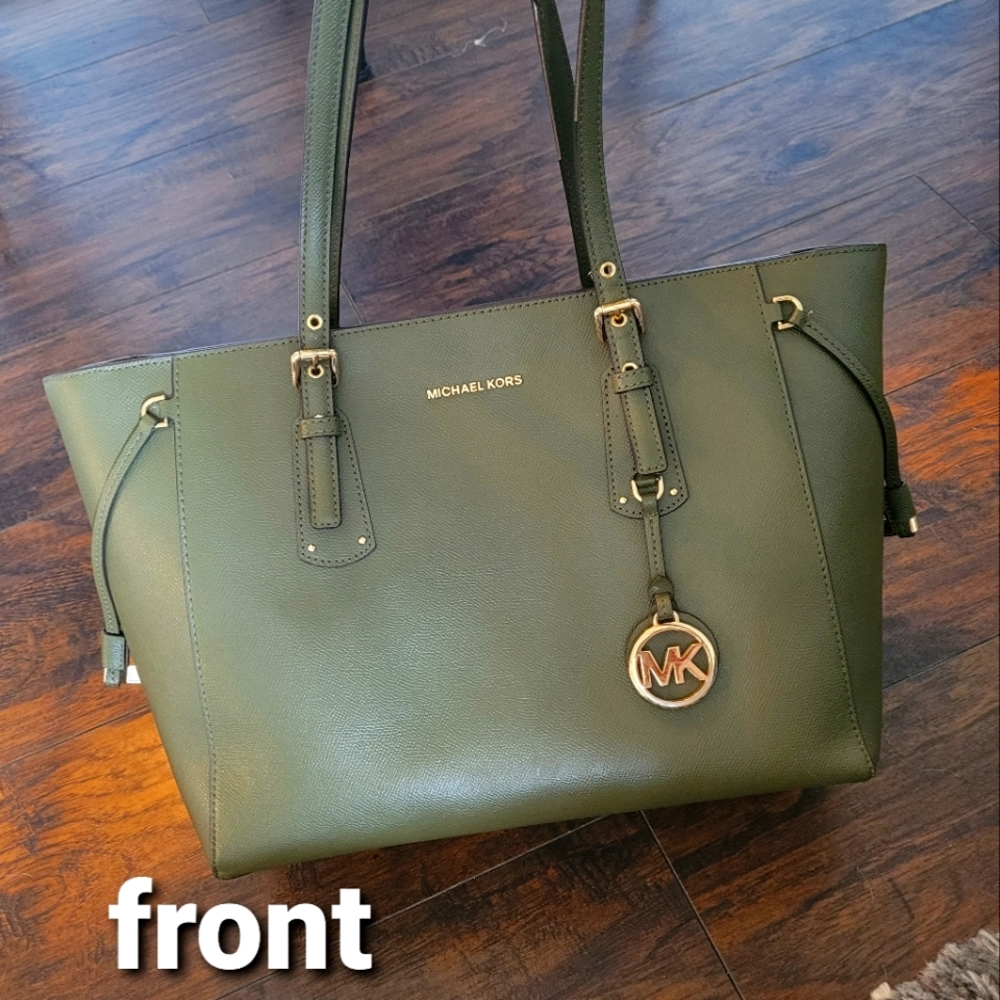 MichealKors jet travel tote bag